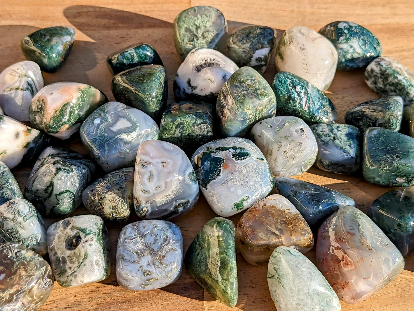 Moss Agate Tumbled Stones