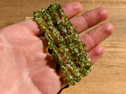 Gemmy Peridot Chip Stretch Bracelets