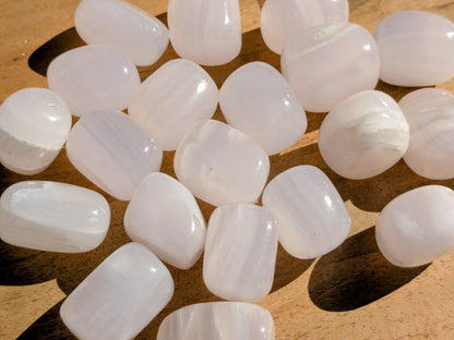 Mangano Calcite Tumbled Stones